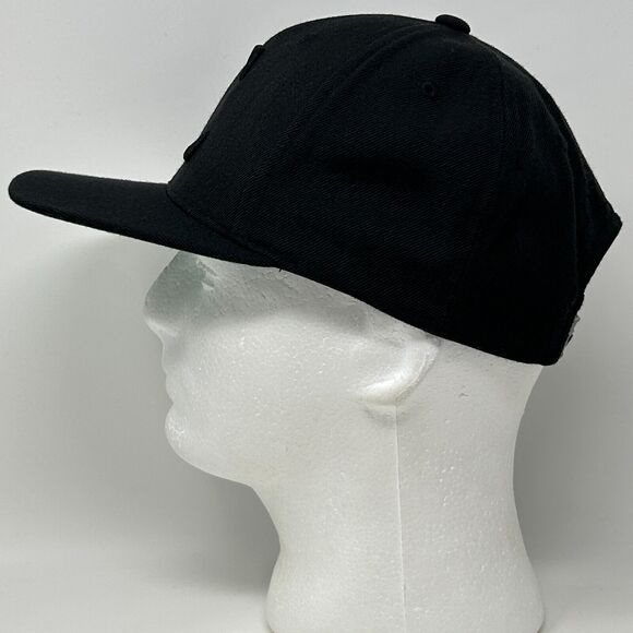 Darc Sport Hat Baseball Cap Gym Fitness Workout 6 Panel Snapback Black On Black - Picture 6 of 9
